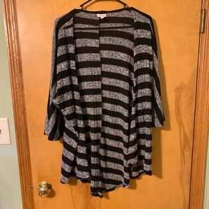 GUC LuLaRoe Lindsay cover up